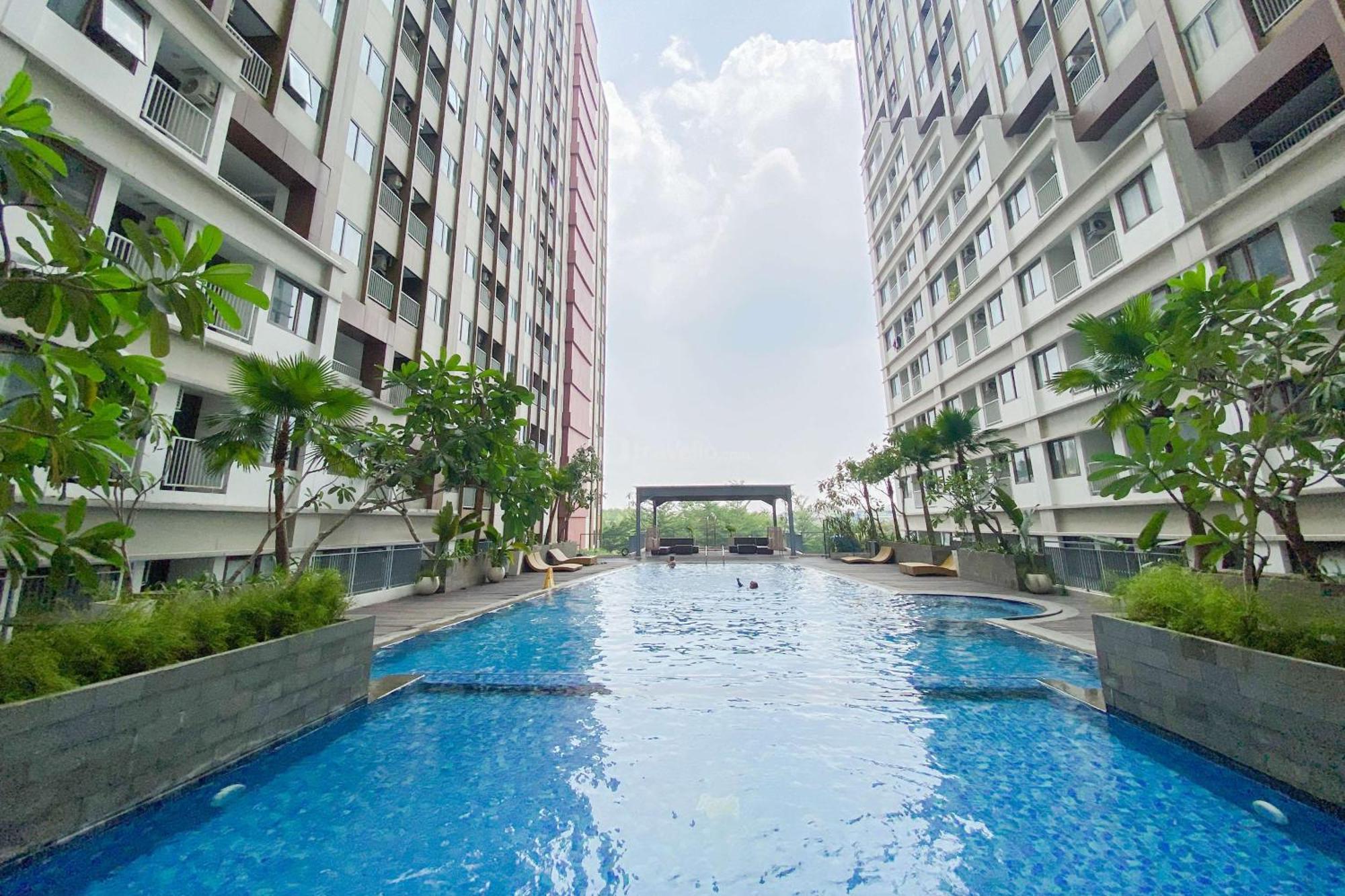 Modern Look At Gateway Park Lrt By Travelio Apartemen Bekasi